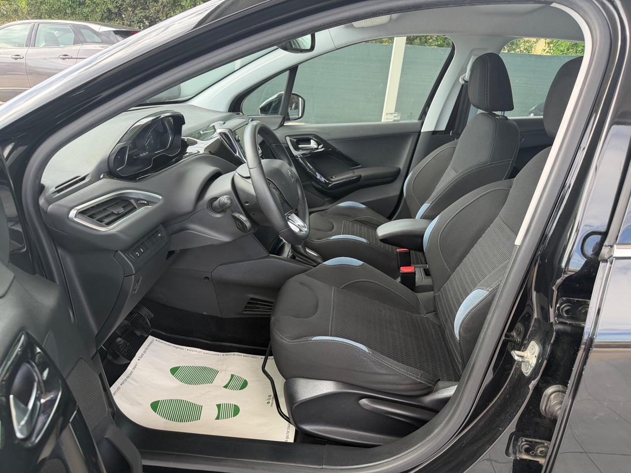 Peugeot 208 1.4 HDi 68 CV 5 porte Allure