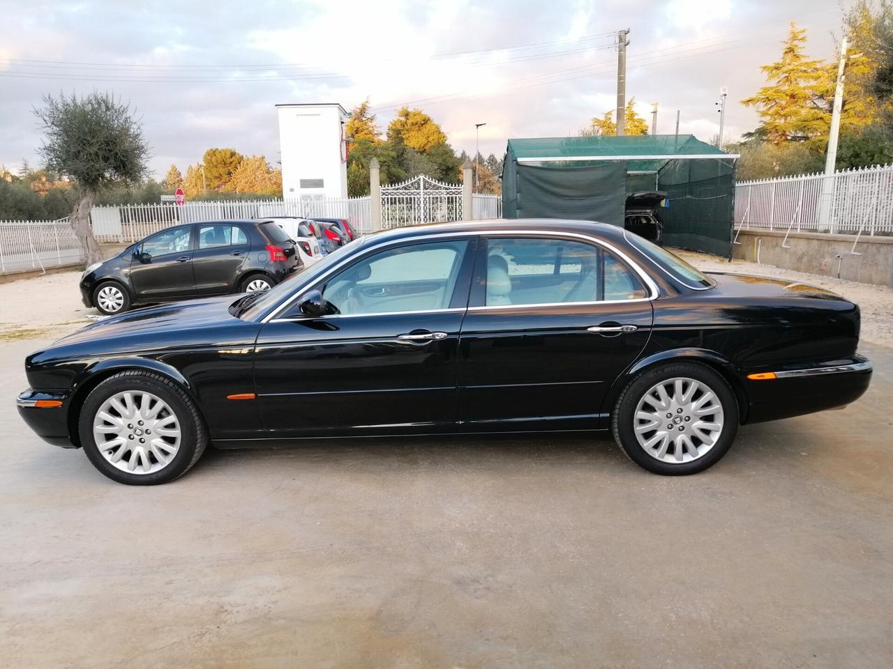 Jaguar XJ 4.2 V8 cat Super V8 EXECUTIVE