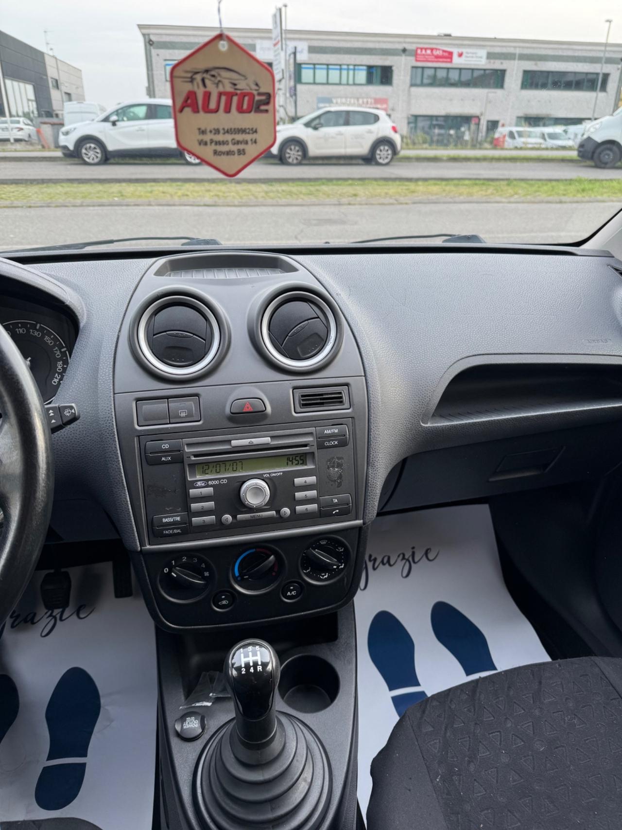 Ford Fiesta 1.2 Benzina. Ok Neopatentati