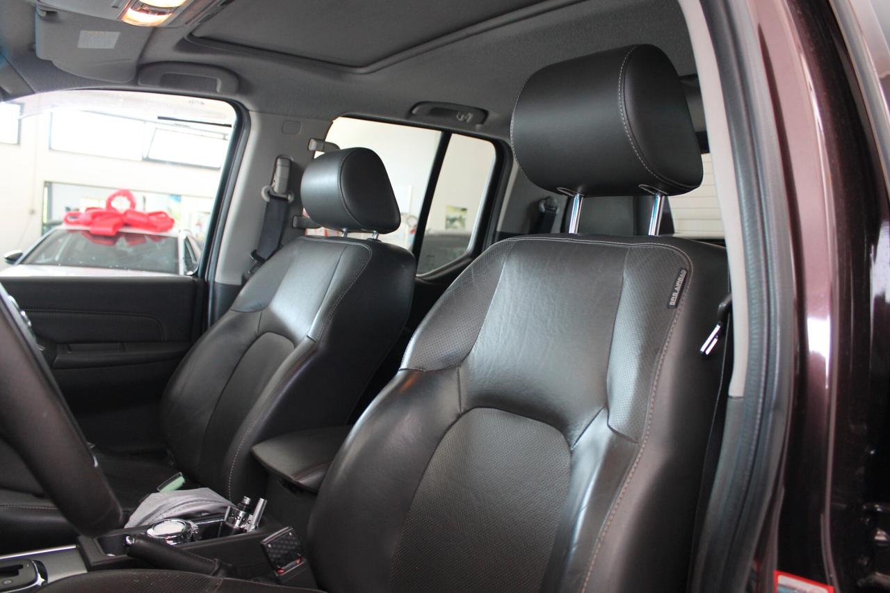 Nissan Navara 3.0 dCi 4 porte Double Cab LE V6