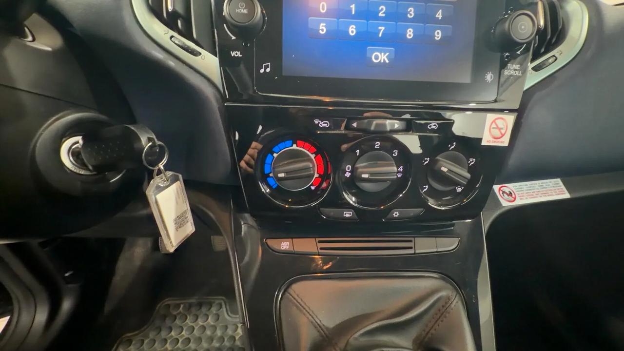 Lancia Ypsilon 1.0 Hybrid Platino full optional