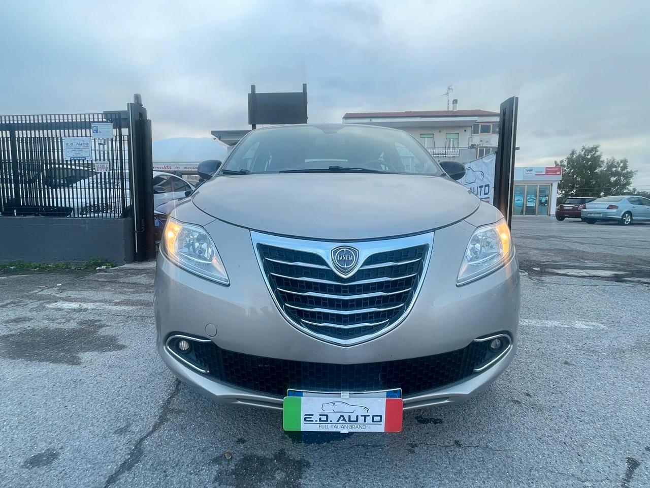 Lancia Ypsilon 0.9 TwinAir 85 CV 5 porte Metano Ecochic Elefantino