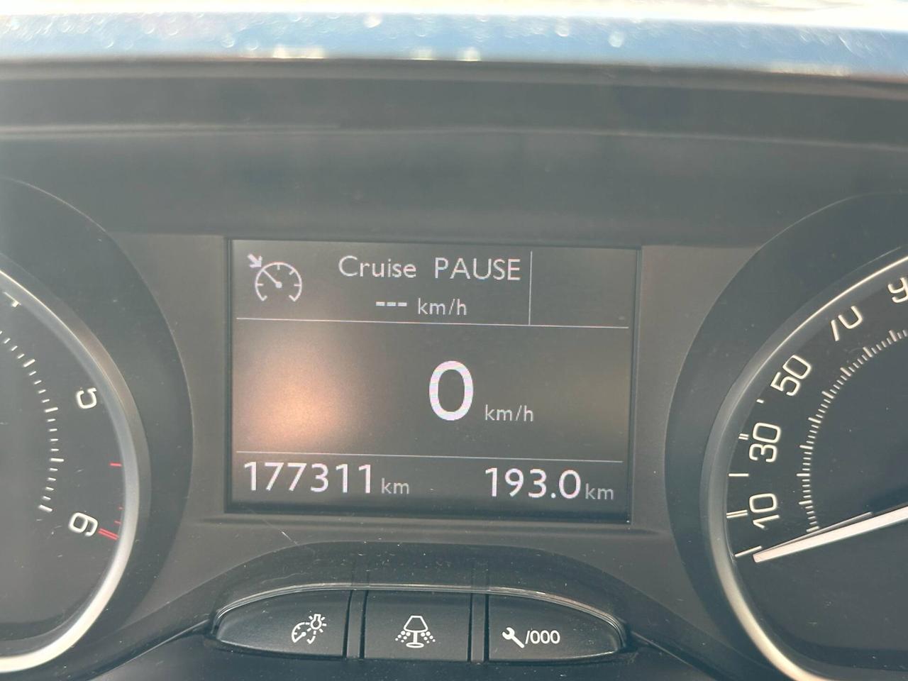 Peugeot 208 1.4 HDi 68 CV 3 porte Allure