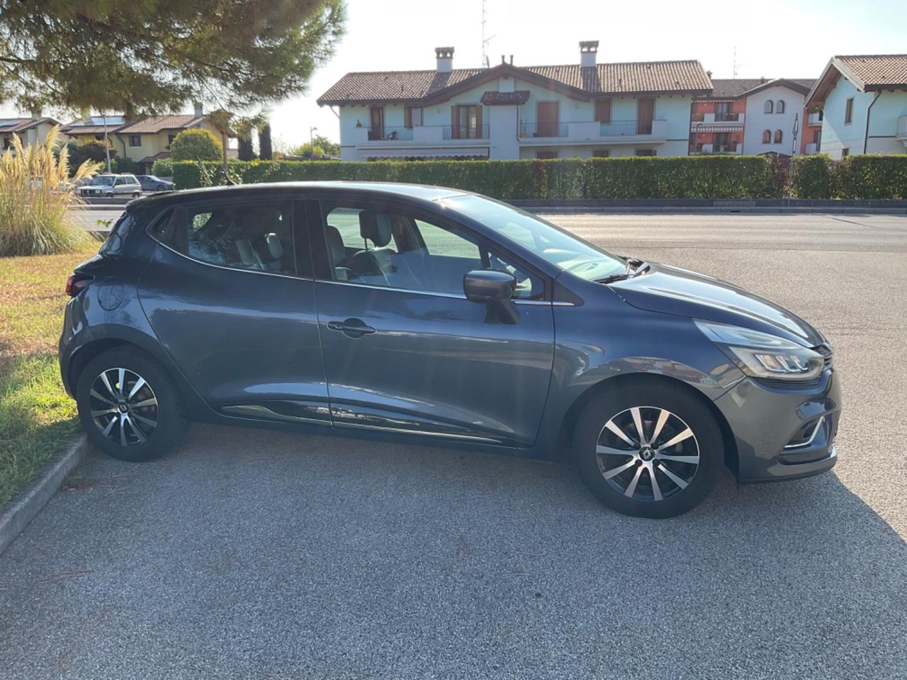 Renault Clio dCi 8V 90CV EDC Start&Stop 5 porte Energy Intens