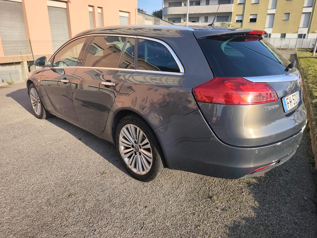 Opel Insignia 2.0 CDTI Sports Tourer Cosmo neopatentati