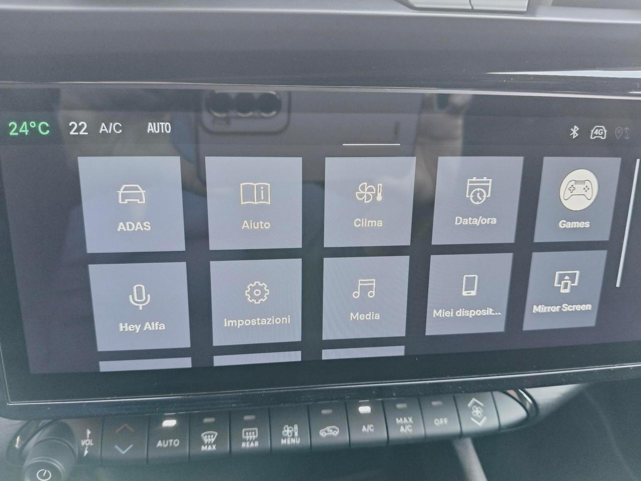 Alfa Romeo Junior 1.2 136 CV Hybrid Speciale KM.ZERO