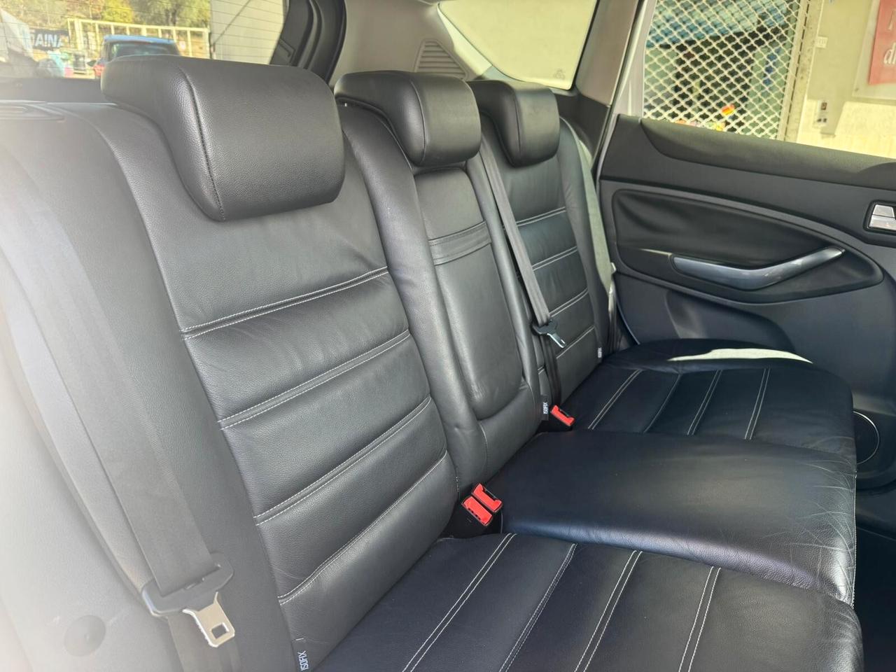 Ford Kuga 2.0 TDCI 140 CV 4WD Titanium