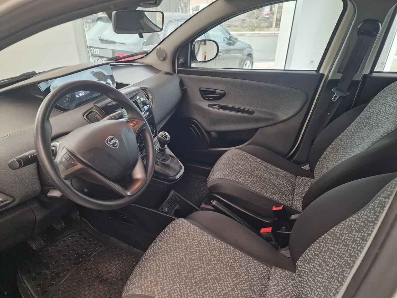Lancia Ypsilon 1.0 FireFly 5 porte S&S Hybrid Ecochic A. Ferretti