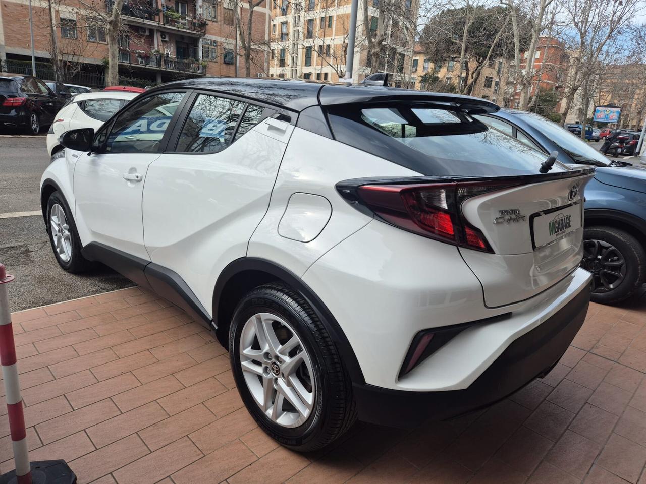 Toyota C-HR 1.8 Hybrid E-CVT Business