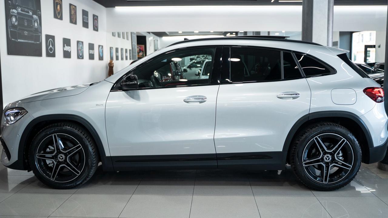 Mercedes-benz GLA 200 D PREMIUM PLUS AMG TETTO PACK LUCI MULTIBEAM FULL OPTIONAL