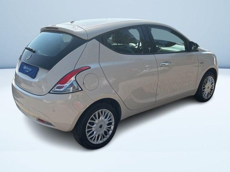 Lancia Ypsilon 1.2 GOLD 69CV MY16