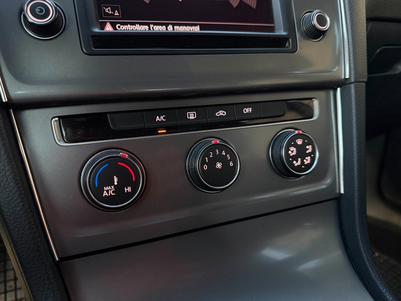 Volkswagen Golf/1.6 TDI 90CV/CAR PLAY/CERCHI 17"/NEOPATENTATI