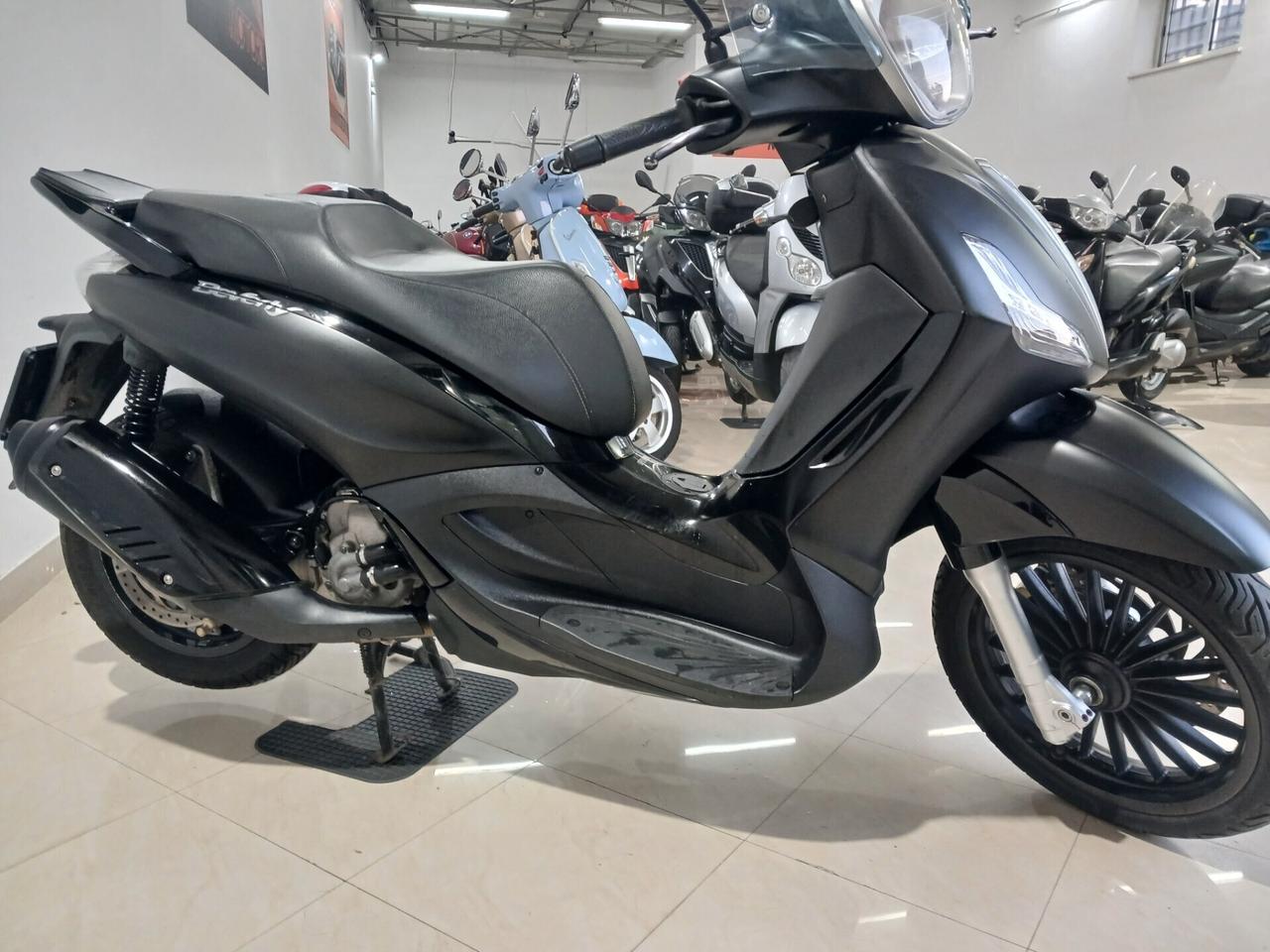 Piaggio Beverly 300 PARI AL NUOVO