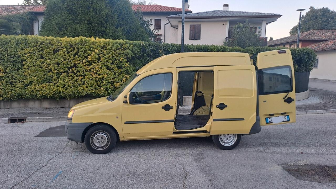 Fiat Doblo 1.9 d TETTO ALTO E DOPPIA PORTA LATERALE