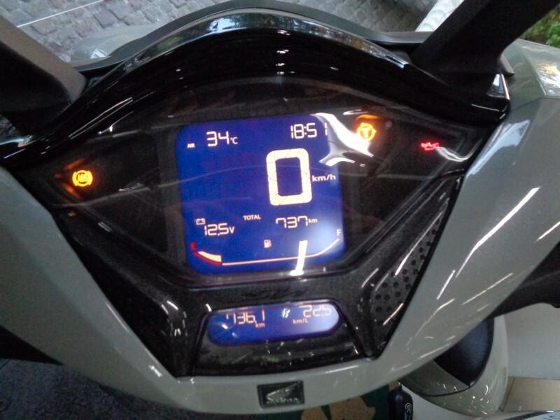 Honda SH 350 Sport soli 700 Km
