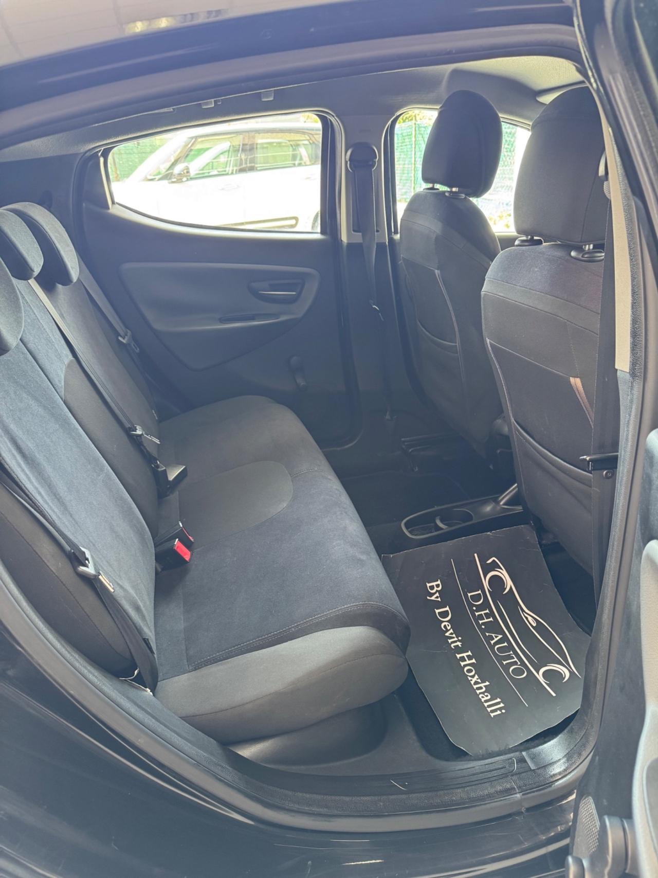 Lancia Ypsilon 1.2 69 CV 5 porte Platinum