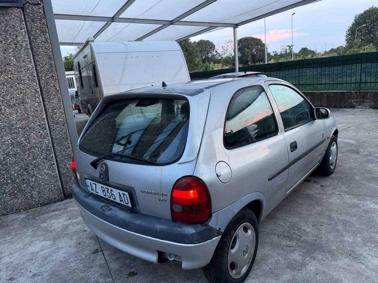 Opel Corsa 1.2 benzina 48kw 104.000KM uni prop