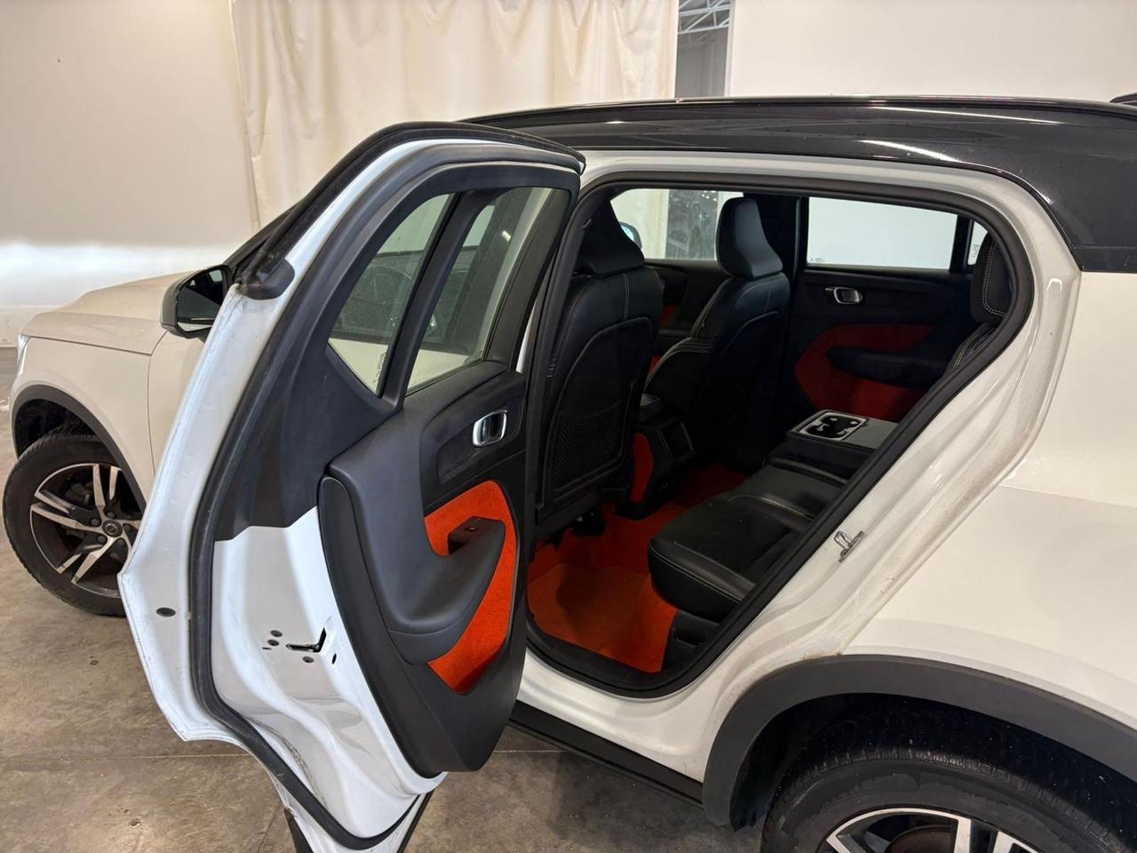 Volvo XC40 2.0 190 CvD4 AWD Geartronic R-design
