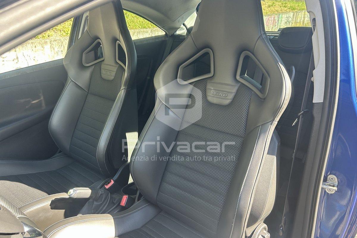 OPEL Corsa 1.6 Turbo Coupé OPC
