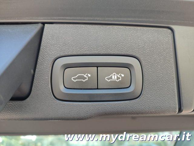 VOLVO XC60 B4 (d) automatico Core
