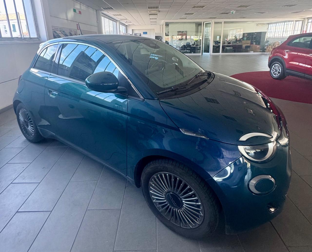 Fiat 500 500e Berlina 42 kWh La Prima
