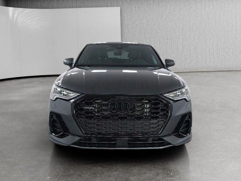 Audi Q3 Sportback 40 2.0 tdi Identity Black quattro 193cv s-tronic