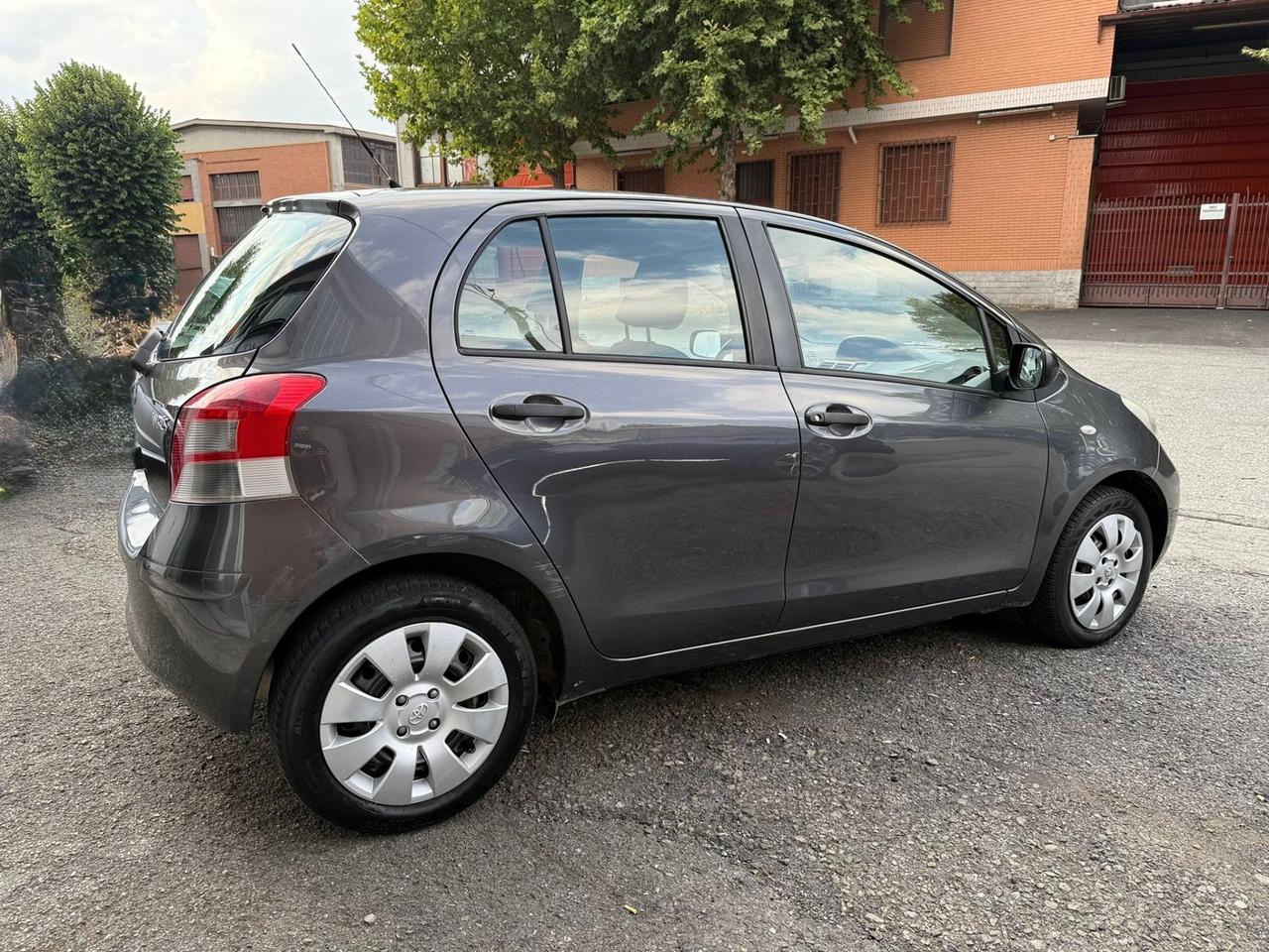 Toyota Yaris 1.0 5 porte Now