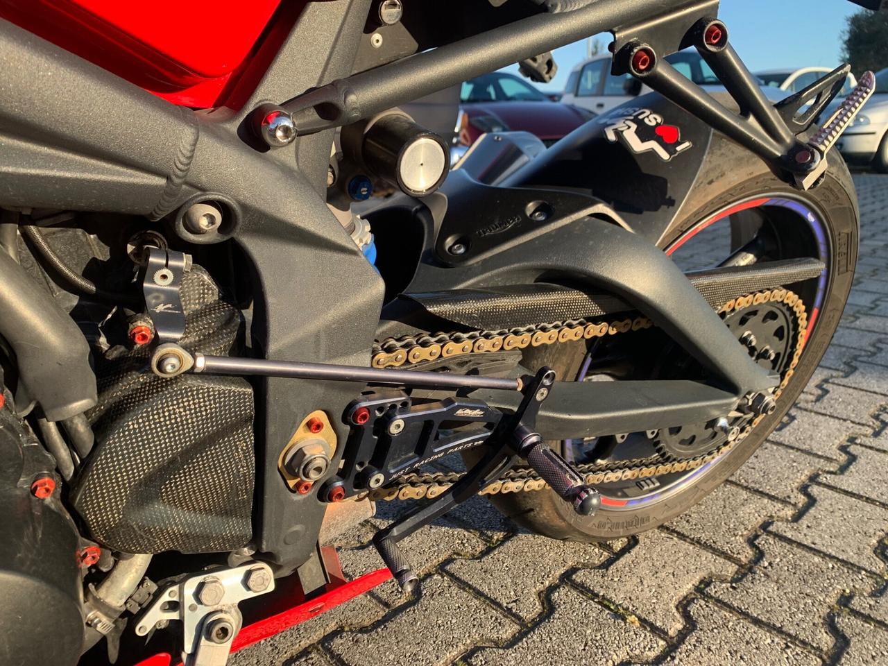 Triumph Street Triple 675 accessoriatissima