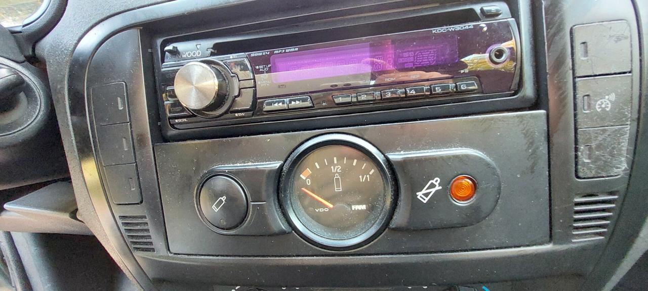 CITROEN C3 BI ENERGY 1,4 METANO DI SERIE ADATTA PER NEOPATENTATI ECONOMICA