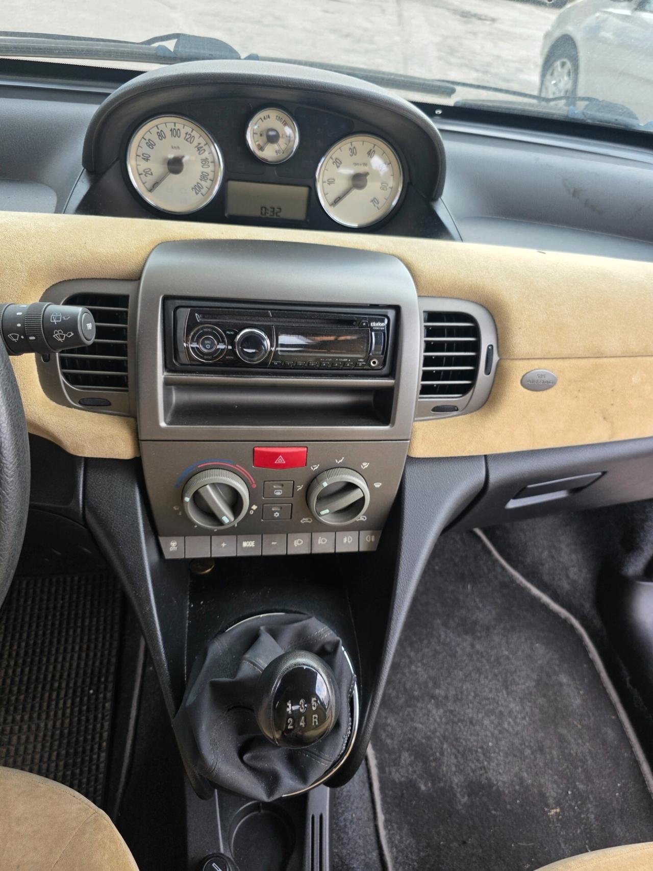Lancia Ypsilon 1.3 Multijet 16V con 209.000km Neopatentati ok