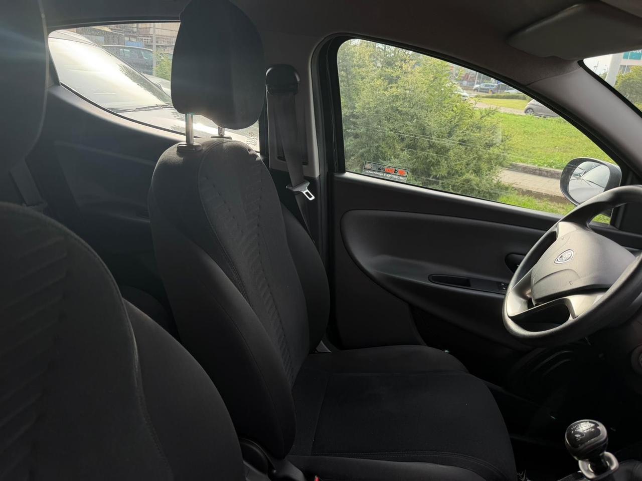 Lancia Ypsilon 1.2 69 CV 5 porte Gold