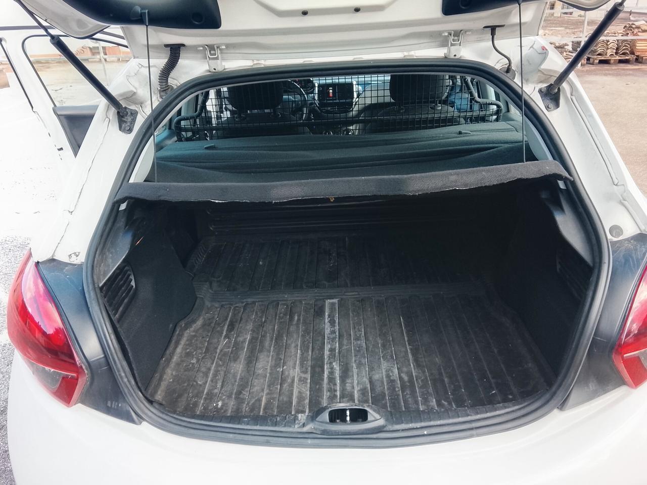 Peugeot 208 Van 1.6 HDi detraibile al 100%