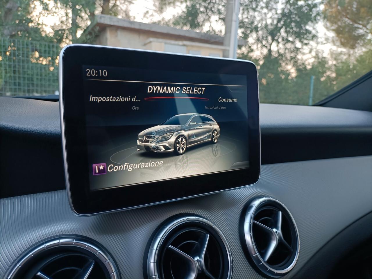 Mercedes-benz CLA 220d Automatic Premium Dark Night