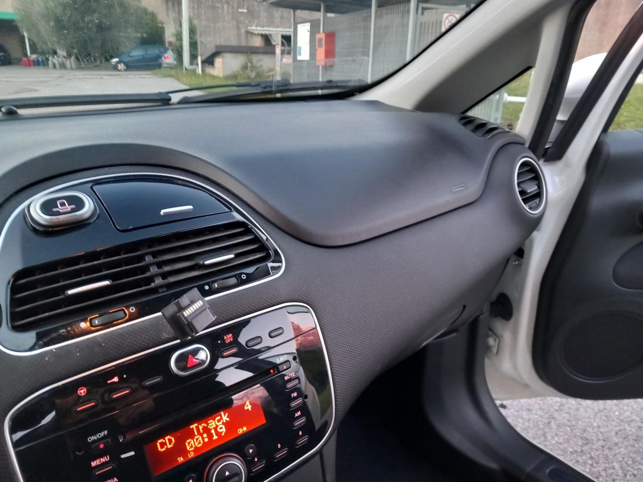 Fiat Punto 1.2 Lounge OK NEO