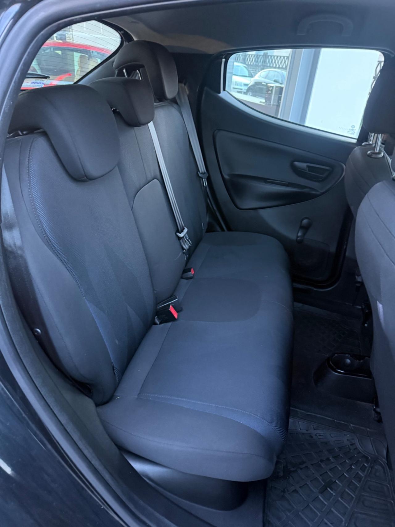 Lancia Ypsilon 1.2 69 CV 5 porte S&S Platinum