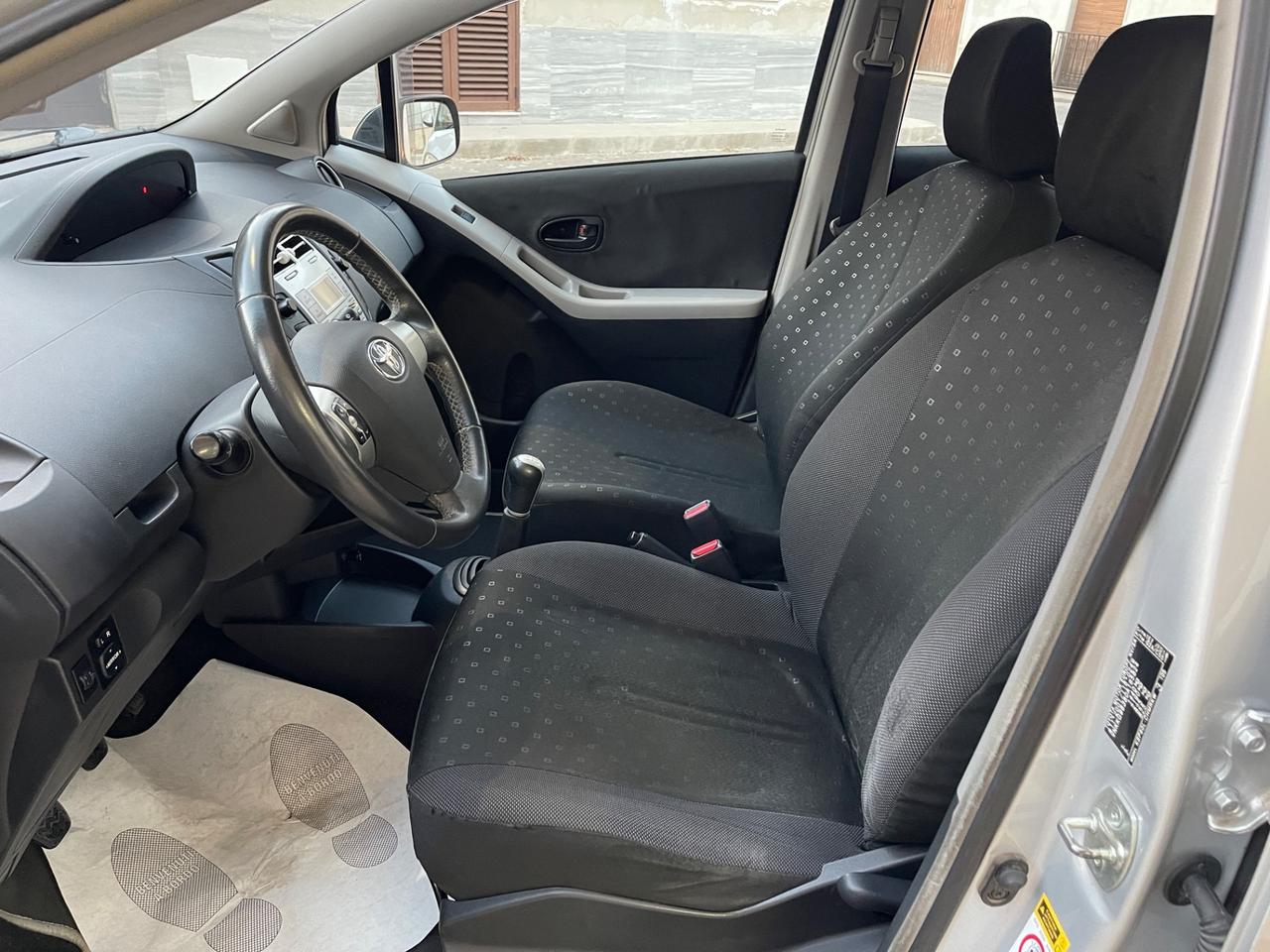 Toyota Yaris 1.0 5 porte Now