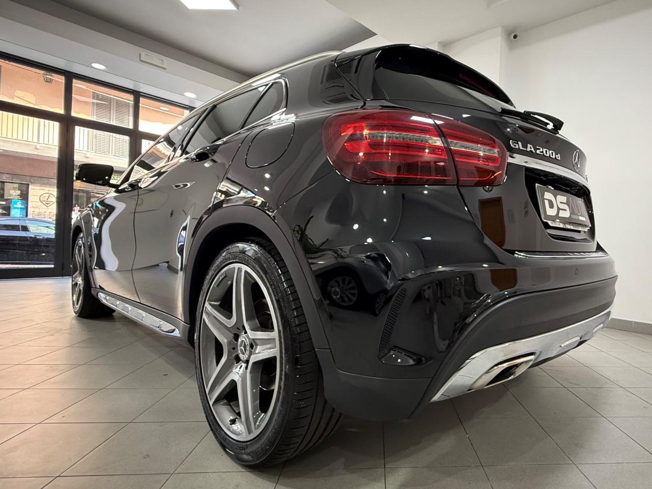 MERCEDES- BENZ GLA 200 D 136CV AMG PREMIUM PLUS 4MATIC