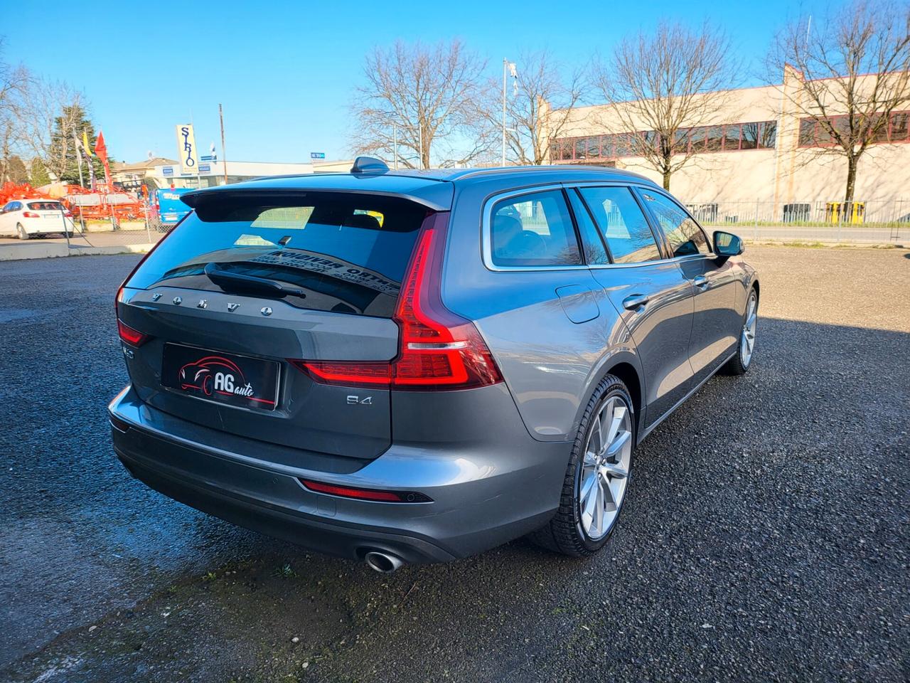 Volvo V60 B4 (d) Geartronic Momentum Business Pro