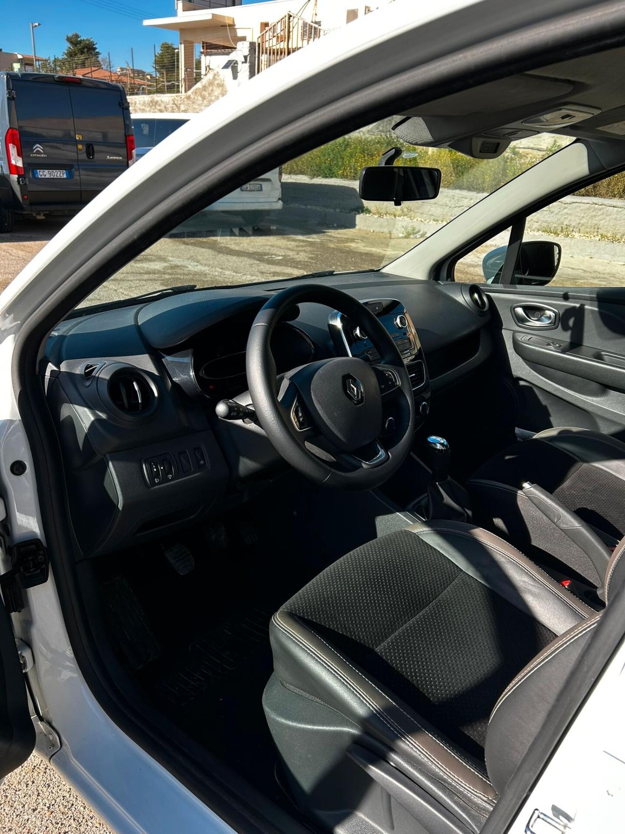 Renault Clio dCi 8V 75 CV Start&Stop 5 porte Energy Intens