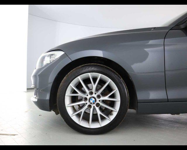 BMW 116 d 3p. Advantage