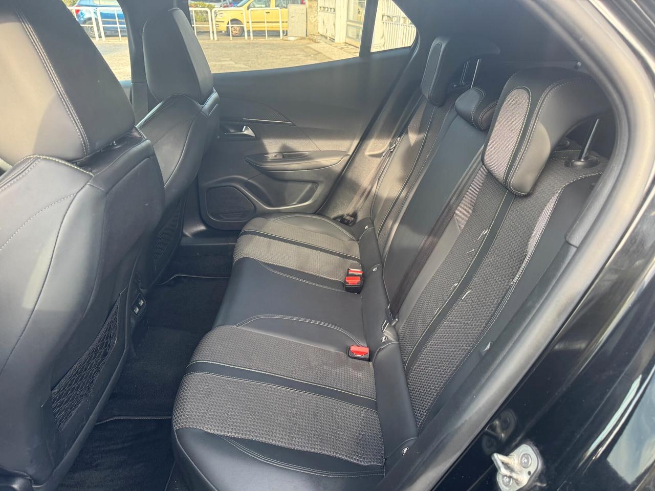 Peugeot 2008 1.5 BlueHDi EAT8 GT Pack