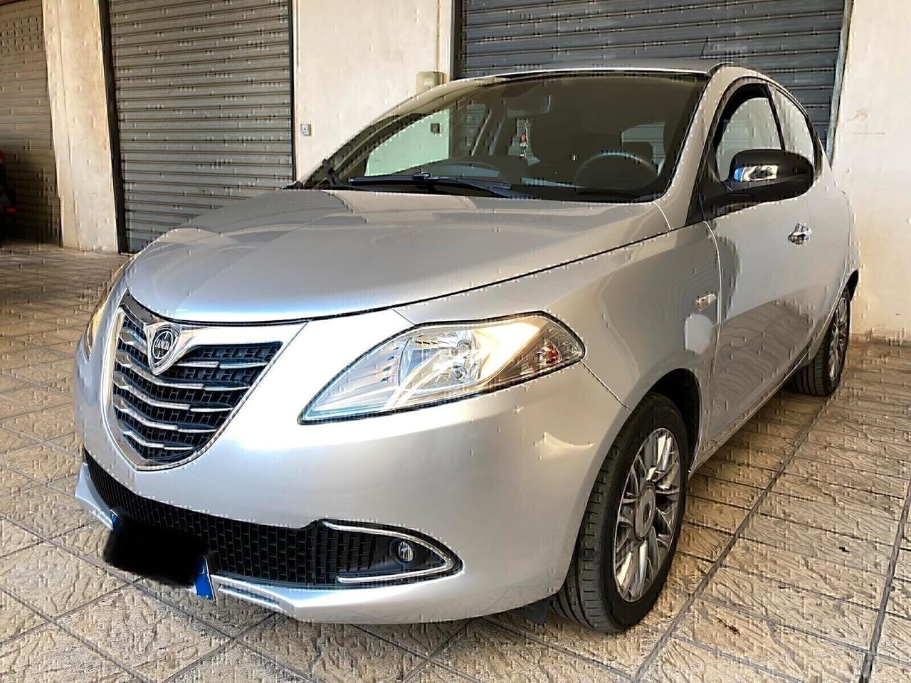 Lancia Ypsilon 1.3 MJT-X NEOPATENTATI-2013
