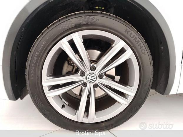 Volkswagen Tiguan 1.5 TSI DSG Sport ACT BlueM...