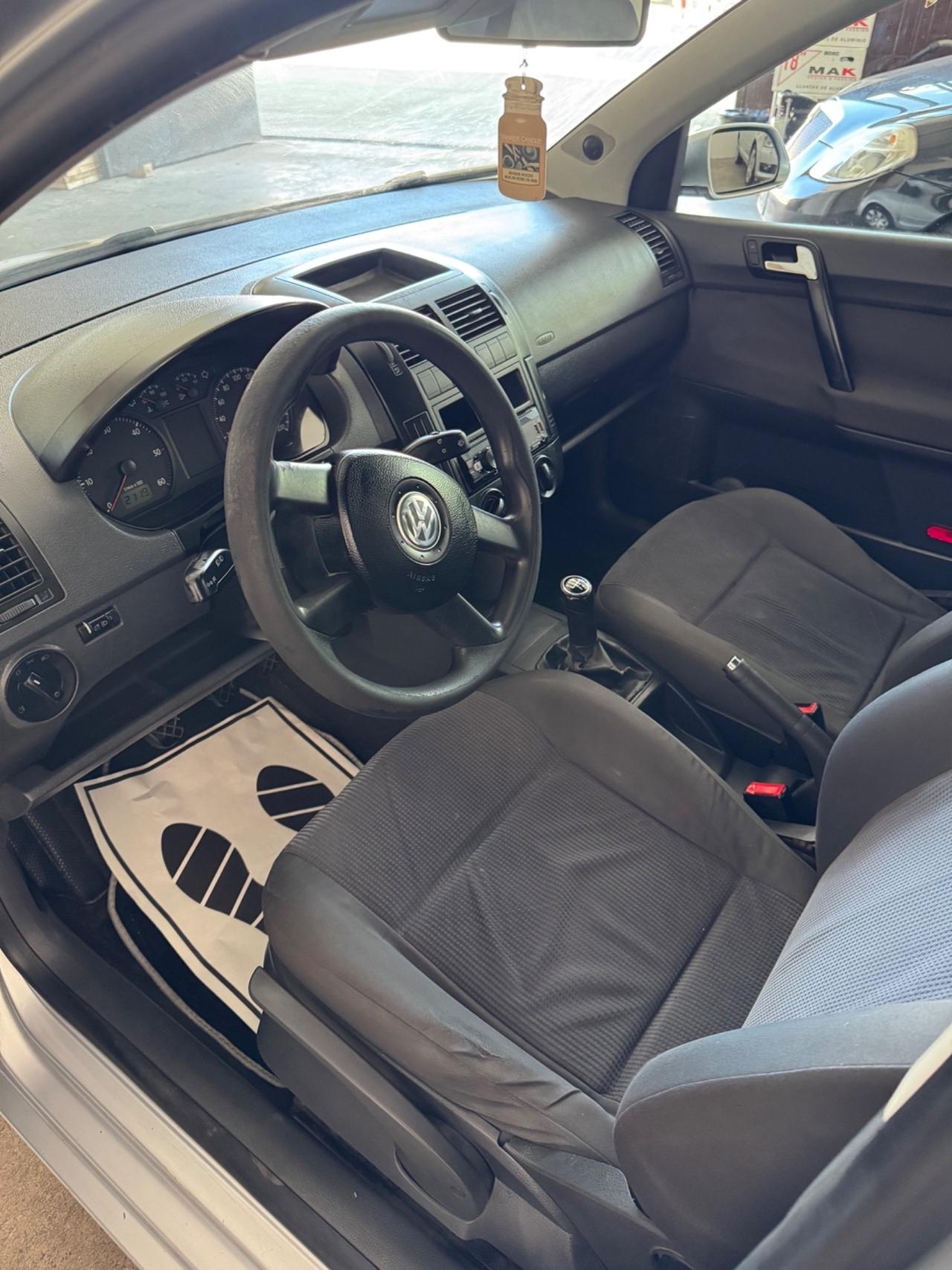 Volkswagen Polo 1.4/80CV TDI 5p. Sportline