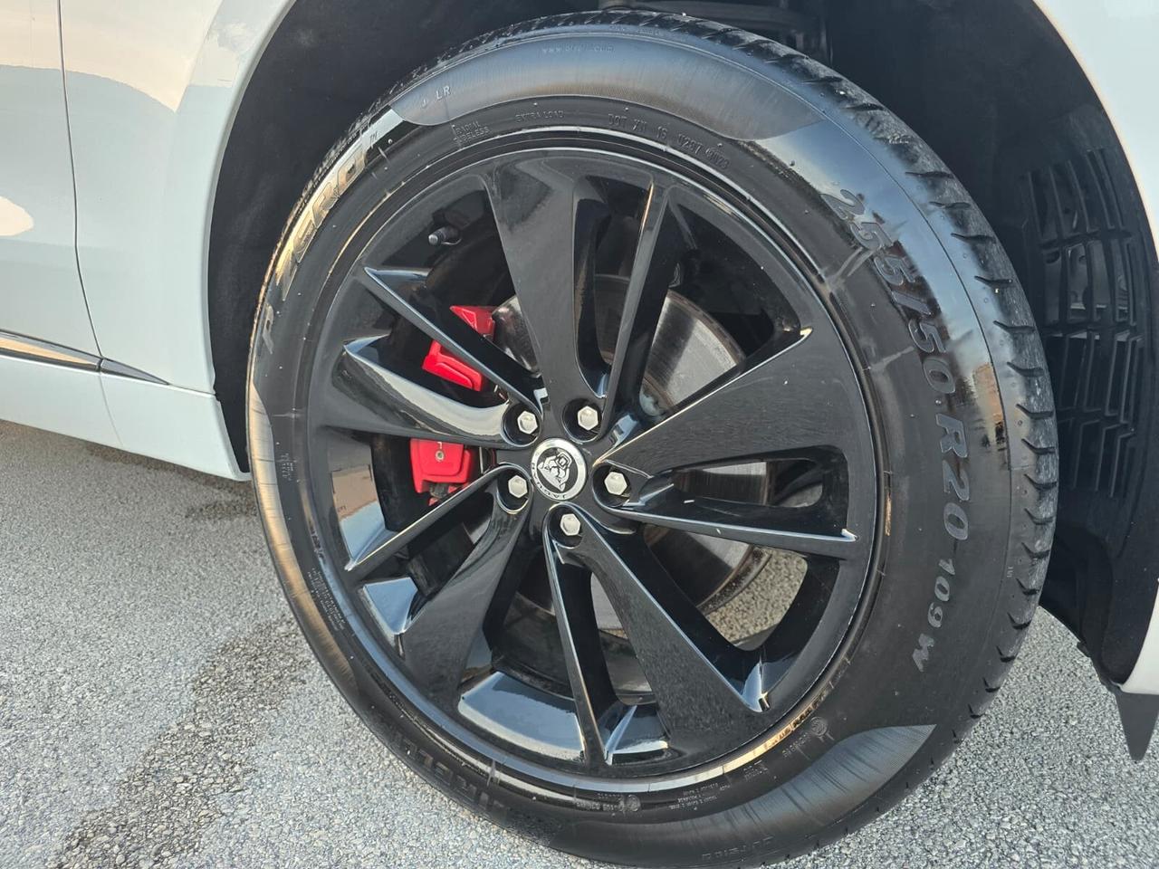 Jaguar F-Pace 2.0 D 204 CV AWD aut. R-Dynamic SE