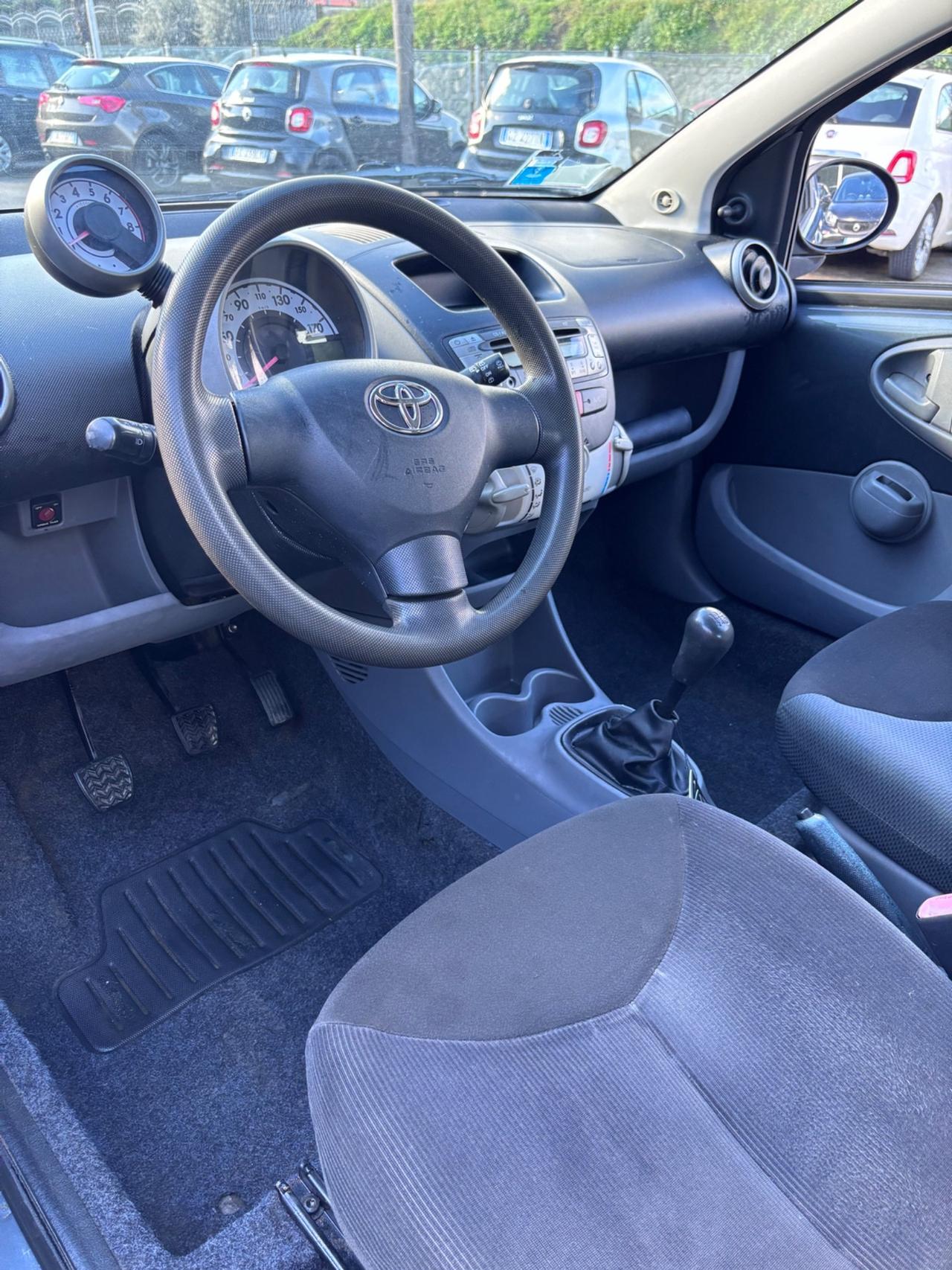 Toyota Aygo 1.0 12V VVT-i 5 porte Sol