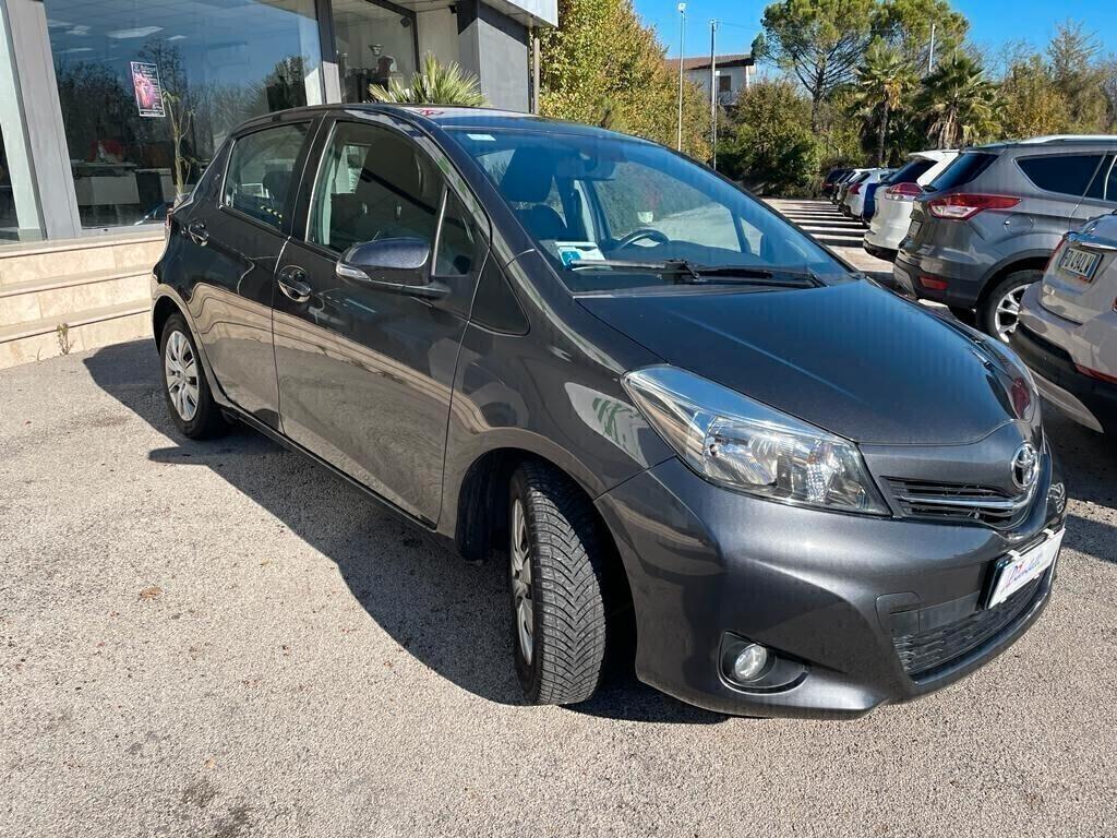 TOYOTA YARIS 1.0 5 PORTE ACTIVE NEOPATENTATI