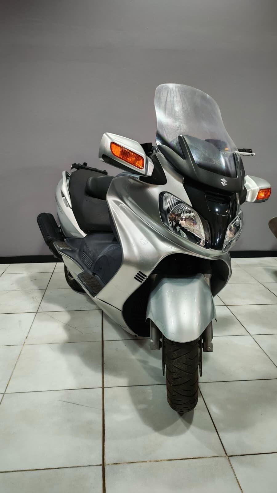 Suzuki Burgman 650 executive