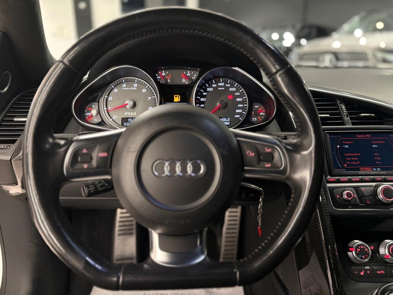 Audi R8 4.2 V8 FSI quattro R tronic