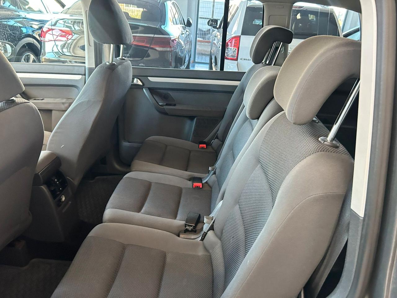 Volkswagen Touran 1.6 tdi X NEOPATENTATI 2012
